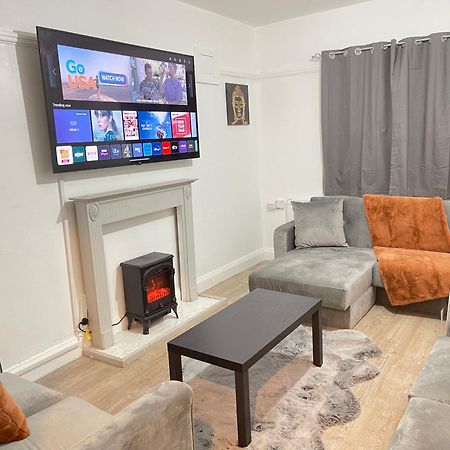 Hometel Digs Hidden Gem Large Comfy Home Can Sleep 15 Braunstone Town Esterno foto