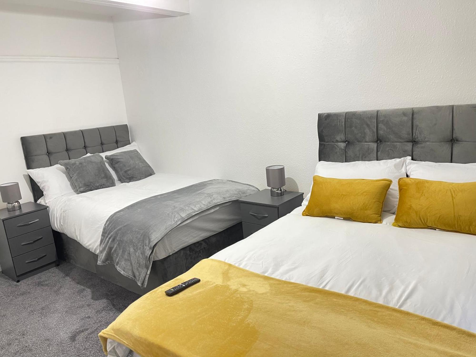 Hometel Digs Hidden Gem Large Comfy Home Can Sleep 15 Braunstone Town Esterno foto