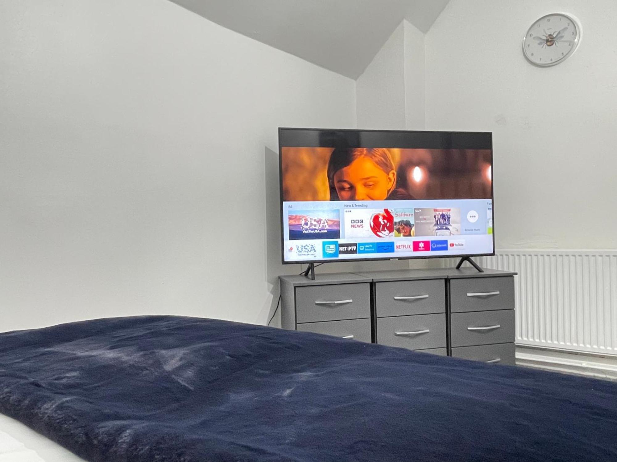 Hometel Digs Hidden Gem Large Comfy Home Can Sleep 15 Braunstone Town Esterno foto